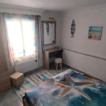 Apartment Authentic Stone 150 M From The