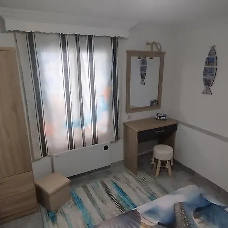 Apartment Authentic Stone 150 M From The Kavala