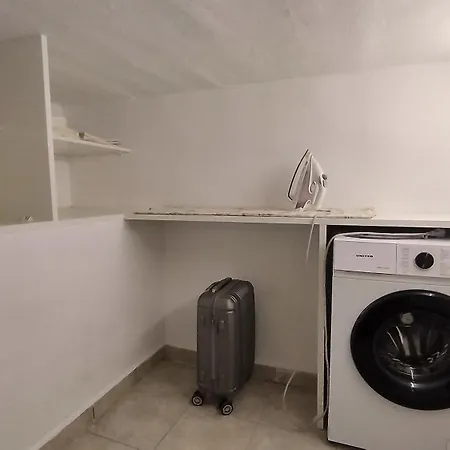 Apartment Authentic Stone 150 M From The