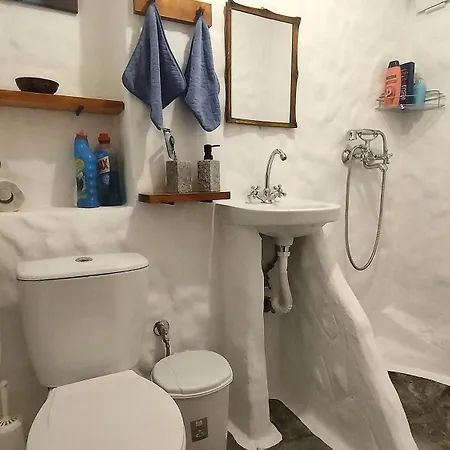 Authentic Stone 150 M From The Apartment Kavala